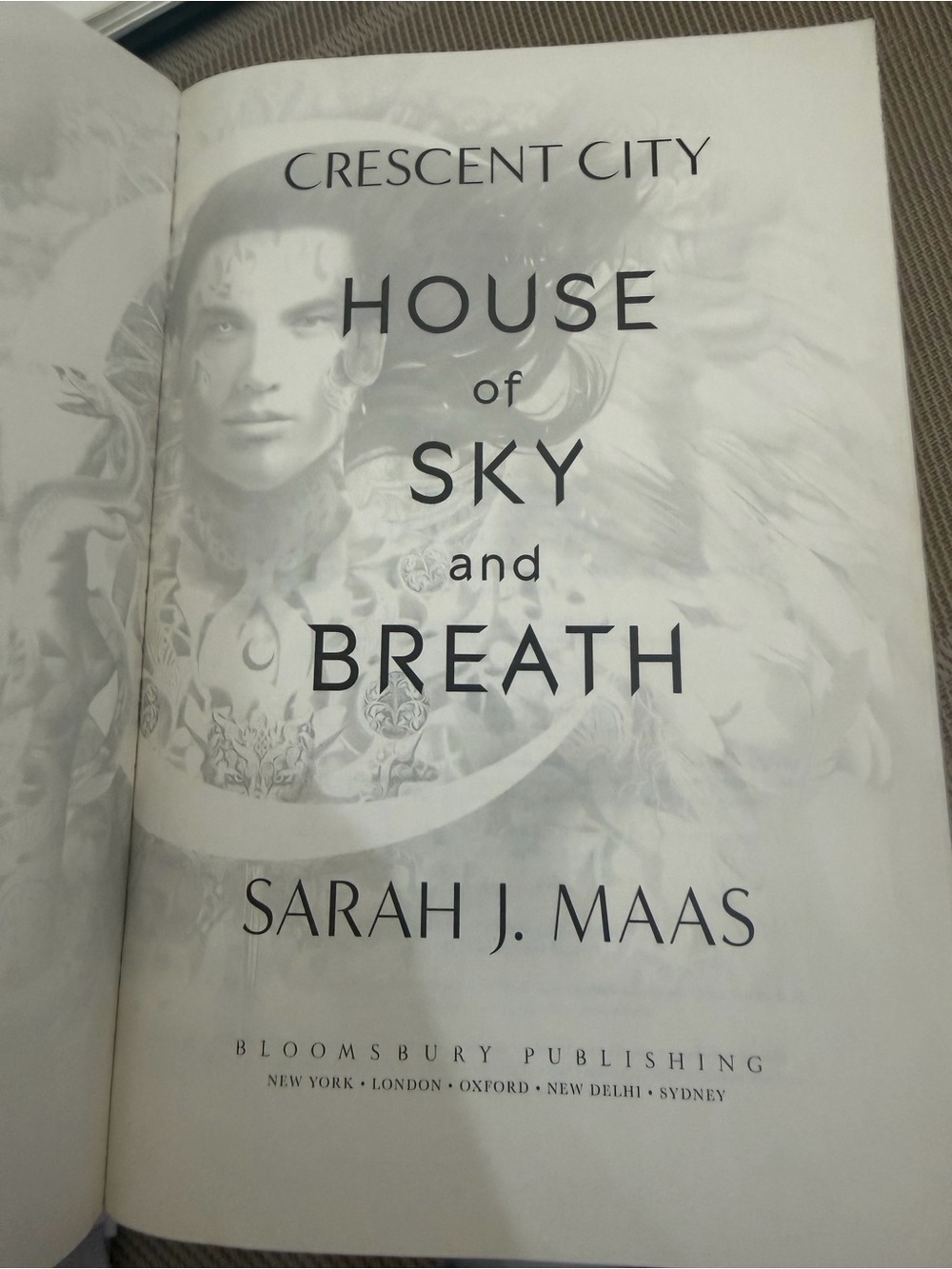 Sarah J. Maas - House of Sky and Breath (Crescent City) Book 2 - Picture 5 of 5